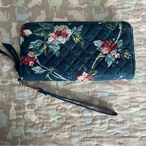 Vera Bradley Rose Toile wristlet